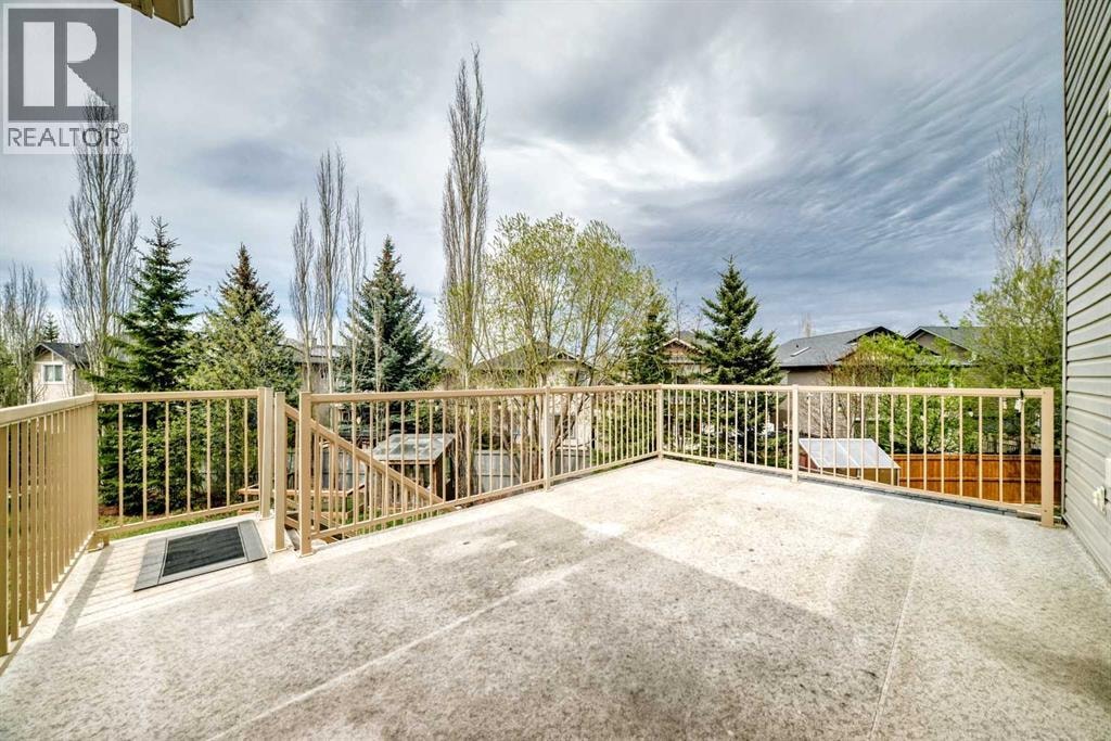 11 Cresthaven Bay SW — photo 45