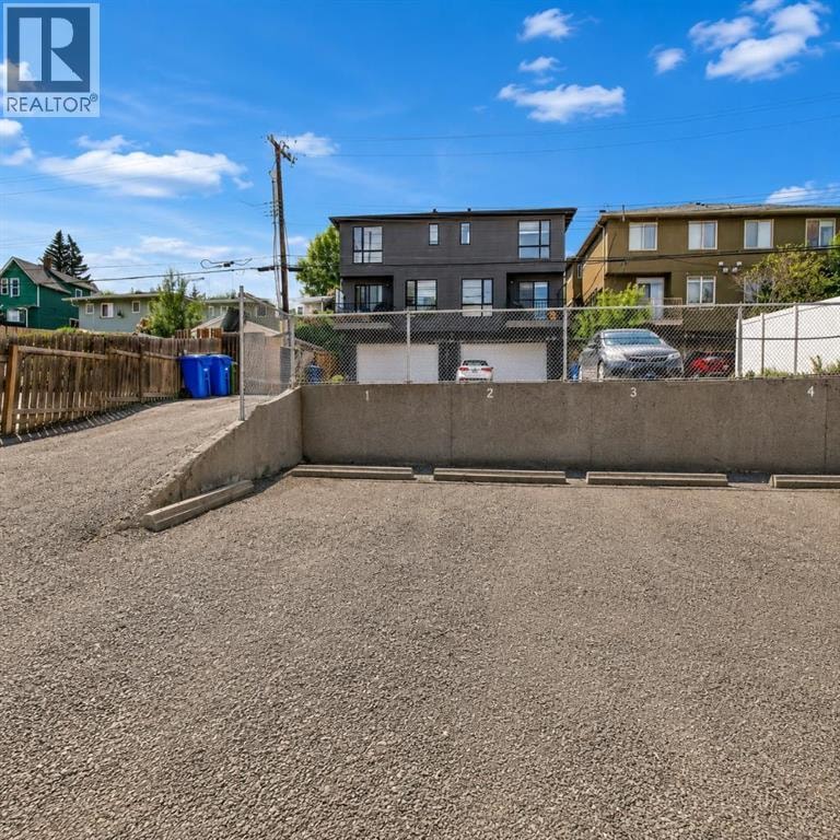 11, 2407 17 Street SW — photo 17