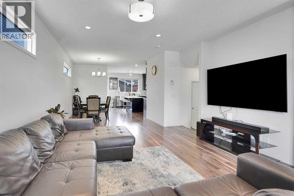 726 Redstone Drive NE — photo 11