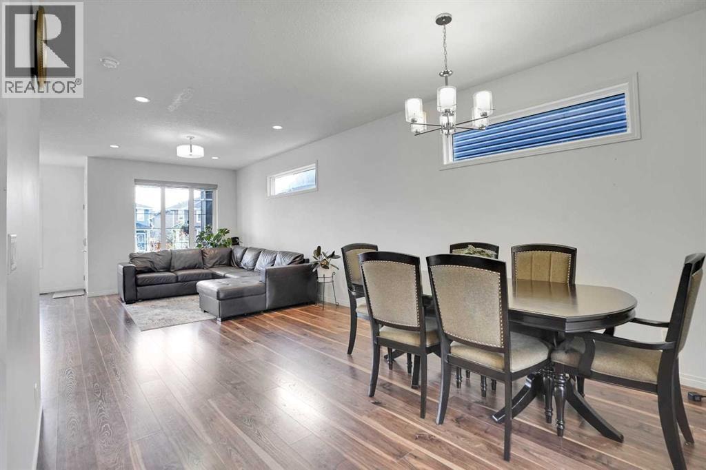 726 Redstone Drive NE — photo 13