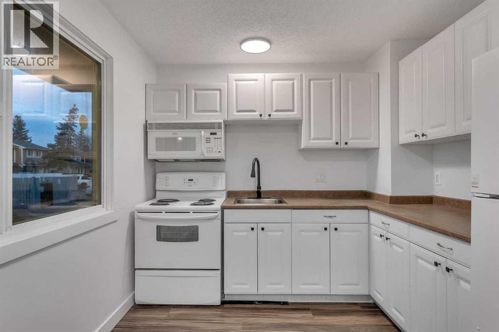 429 Georgian Villas NE — photo 5