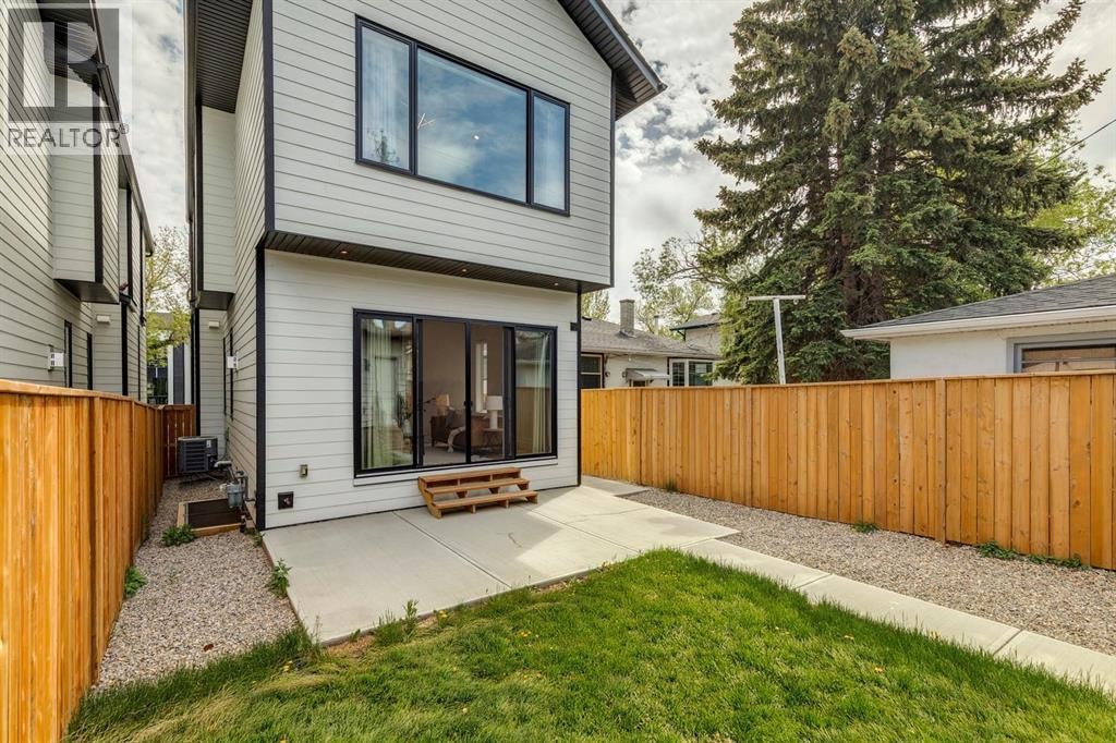 2427 27 Street SW — photo 43