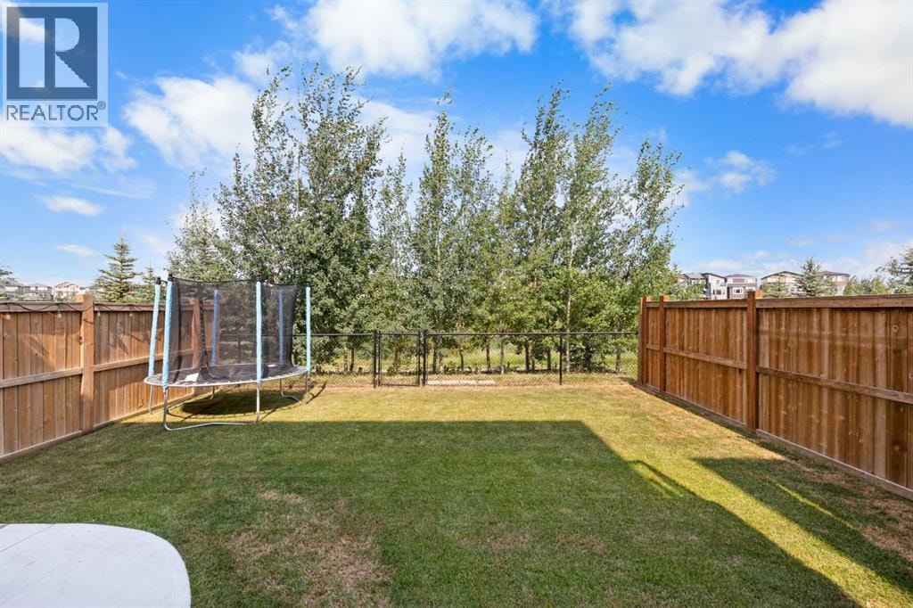 223 Howse Drive NE — photo 3