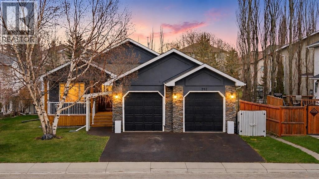 212 Cove Drive — photo 1