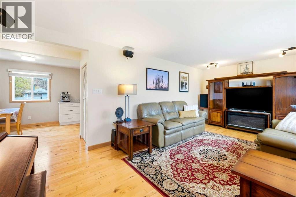 8303 Bowglen Road NW — photo 12