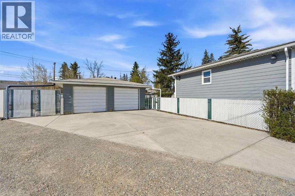 8303 Bowglen Road NW — photo 35