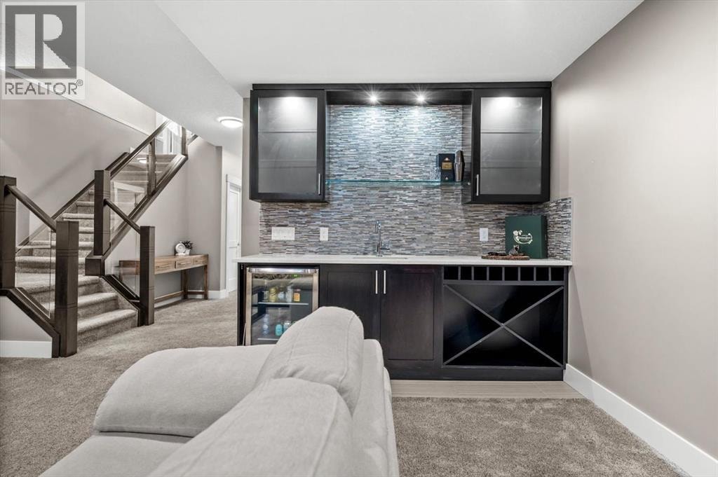 449 28 Avenue NW — photo 36