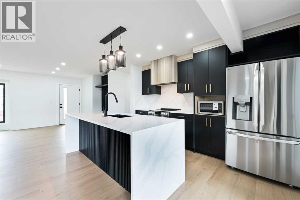 4940 45 Street SW — photo 13