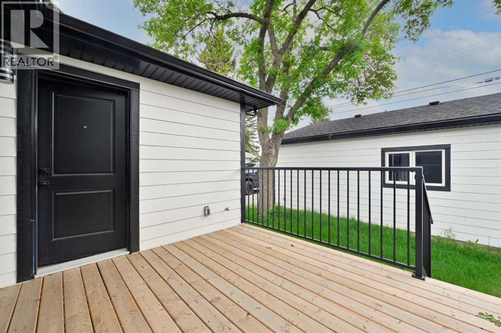 4940 45 Street SW — photo 43