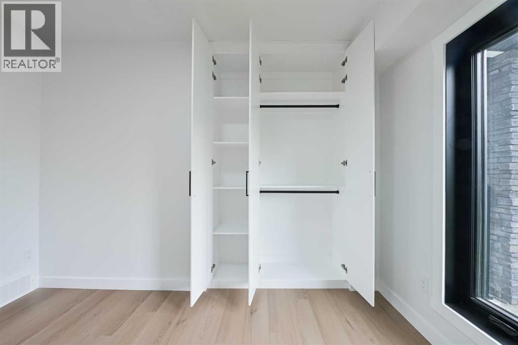 4940 45 Street SW — photo 28