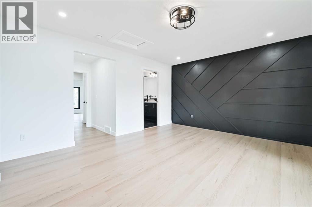4940 45 Street SW — photo 19