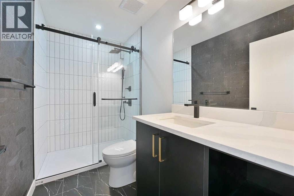 4940 45 Street SW — photo 29