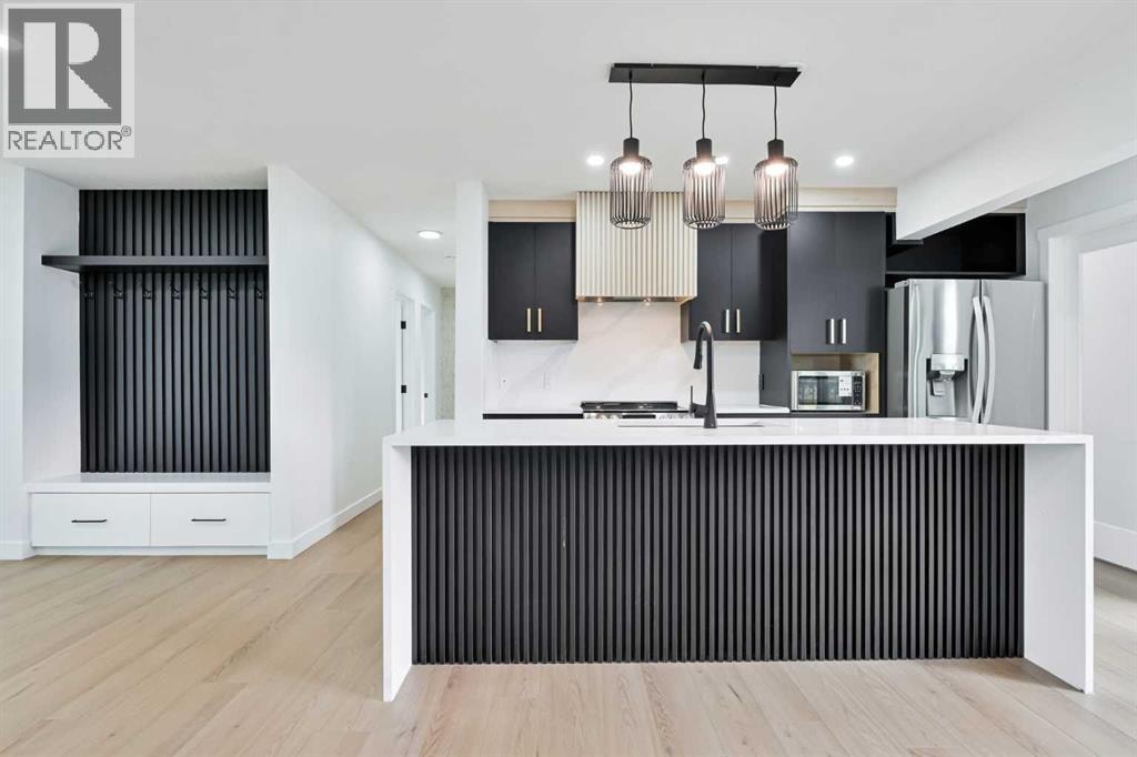 4940 45 Street SW — photo 10
