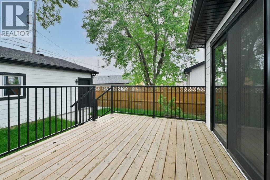 4940 45 Street SW — photo 42