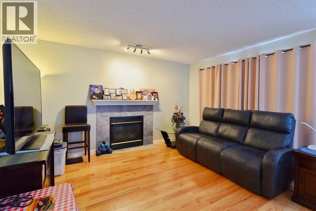 105 Coral Springs Close NE — photo 5