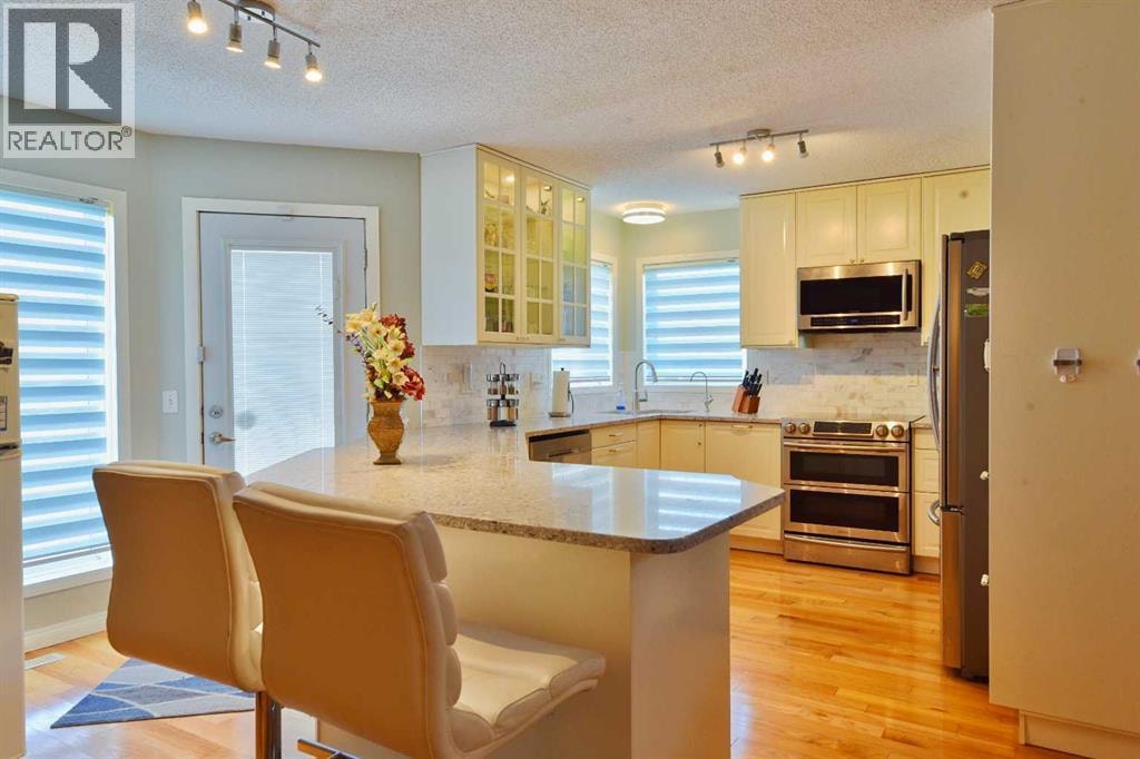 105 Coral Springs Close NE — photo 9
