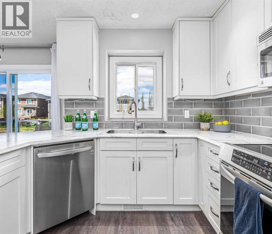 724 Luxstone Landing SW — photo 12