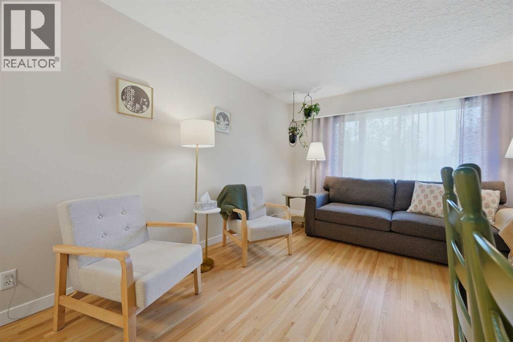 2404 & 2406 Richmond Road SW — photo 10