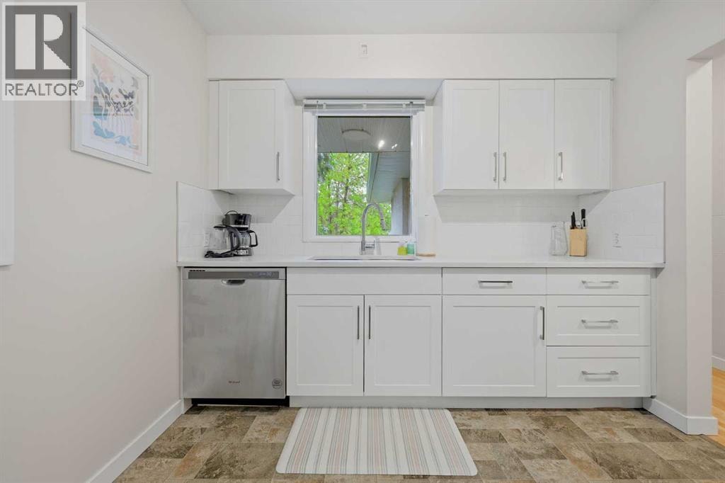 2404 & 2406 Richmond Road SW — photo 11
