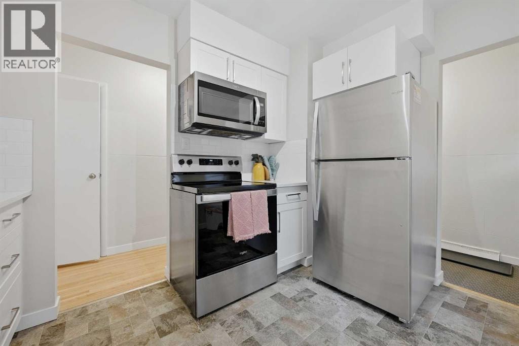 2404 & 2406 Richmond Road SW — photo 12