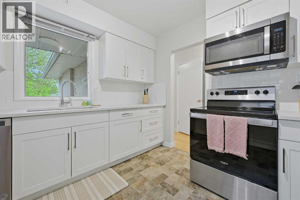 2404 & 2406 Richmond Road SW — photo 13