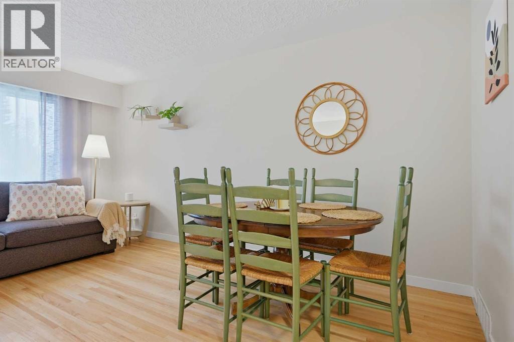 2404 & 2406 Richmond Road SW — photo 15