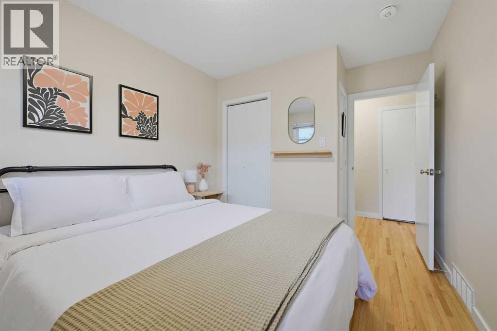 2404 & 2406 Richmond Road SW — photo 17