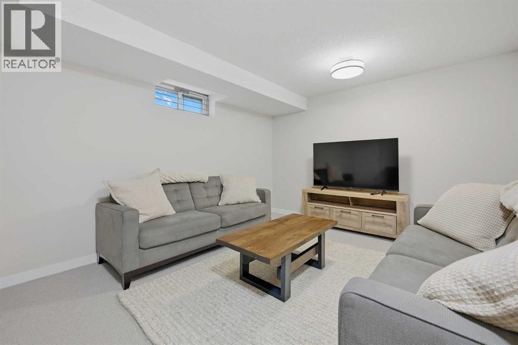 2404 & 2406 Richmond Road SW — photo 23