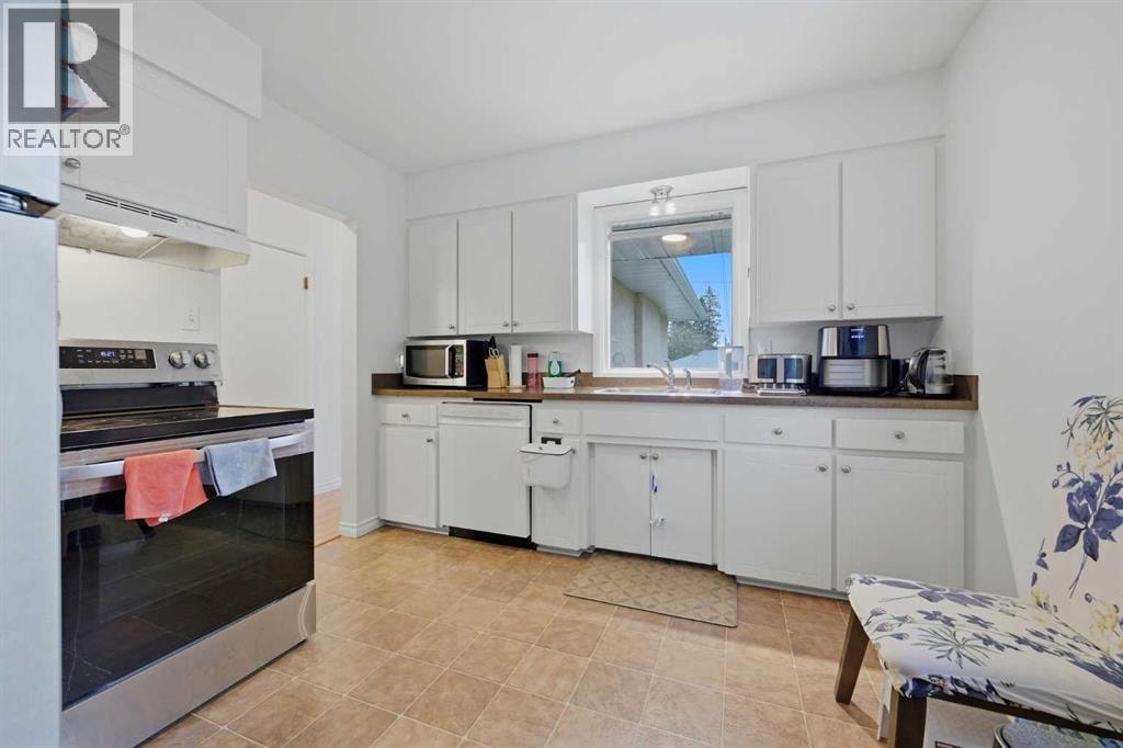 2404 & 2406 Richmond Road SW — photo 28