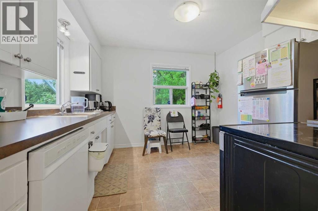 2404 & 2406 Richmond Road SW — photo 29