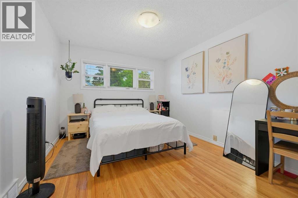 2404 & 2406 Richmond Road SW — photo 31