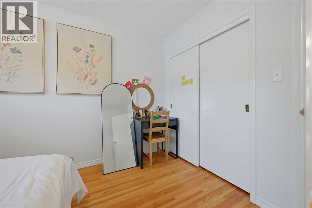 2404 & 2406 Richmond Road SW — photo 32