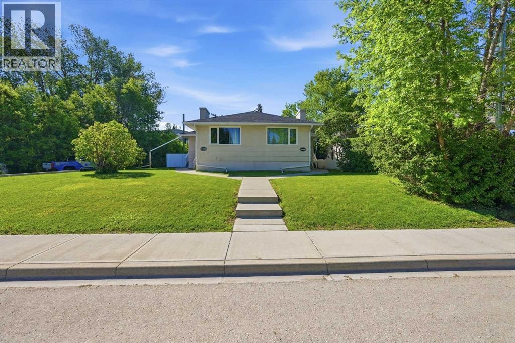 2404 & 2406 Richmond Road SW — photo 6