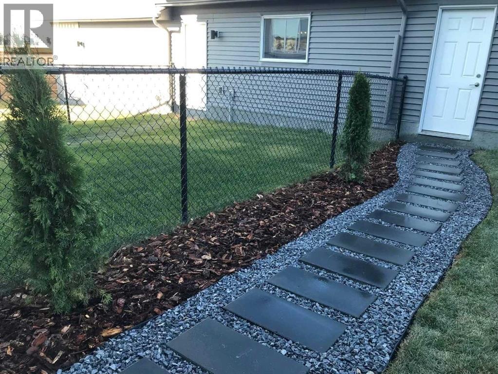 1016 Lanark Boulevard SE — photo 41