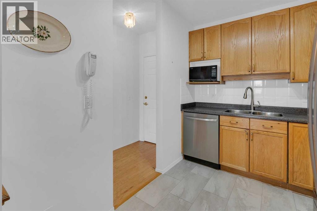 3115, 3115 Sienna Park Green SW — photo 12