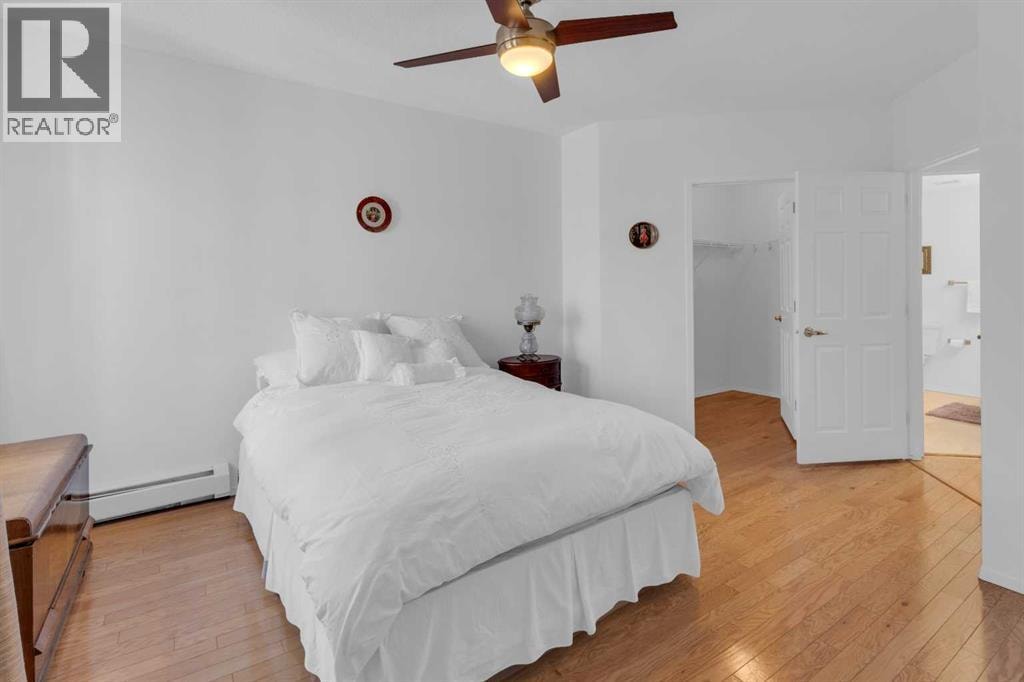 3115, 3115 Sienna Park Green SW — photo 15