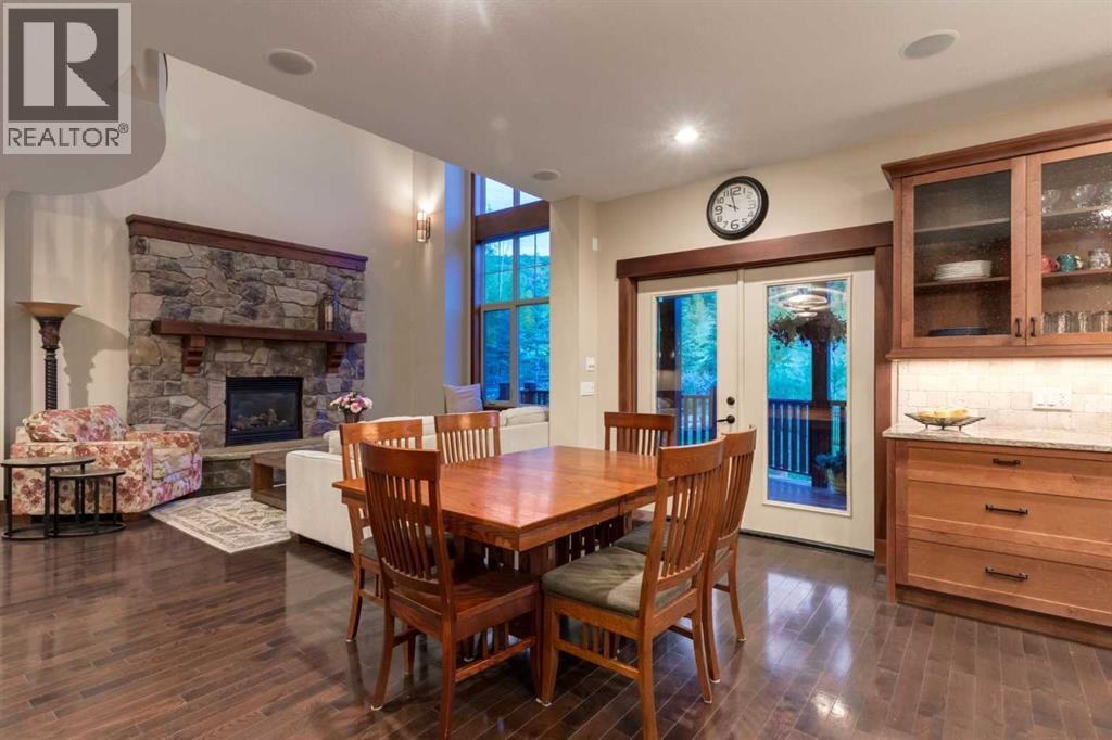250 CRESTRIDGE Place SW — photo 12