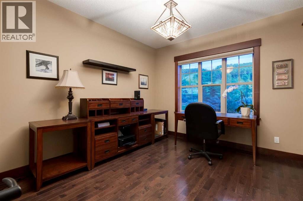 250 CRESTRIDGE Place SW — photo 22