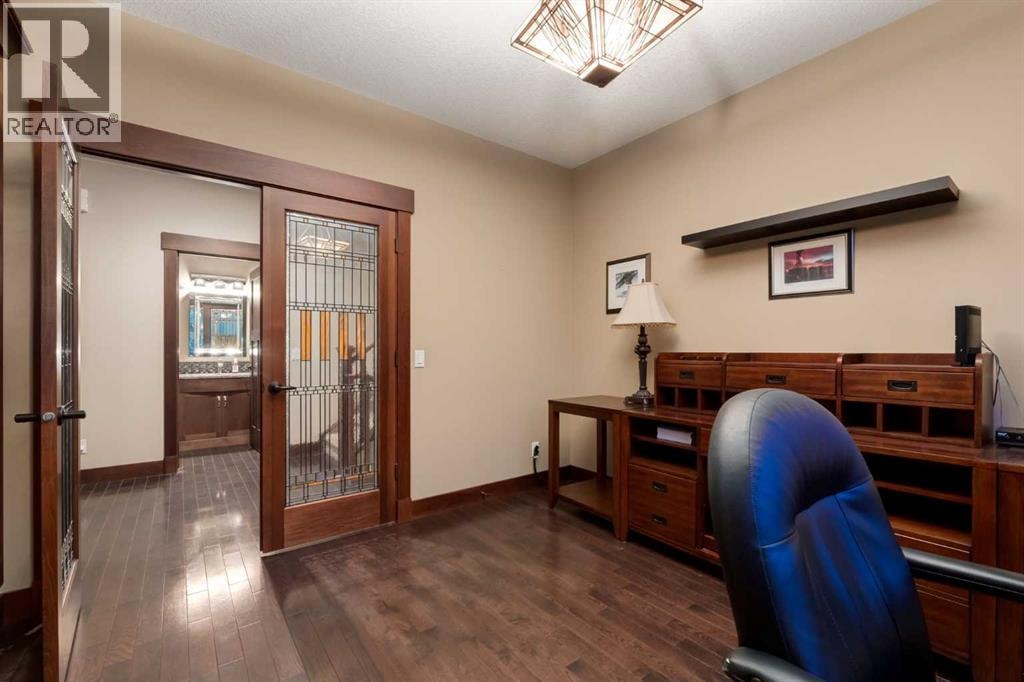 250 CRESTRIDGE Place SW — photo 23