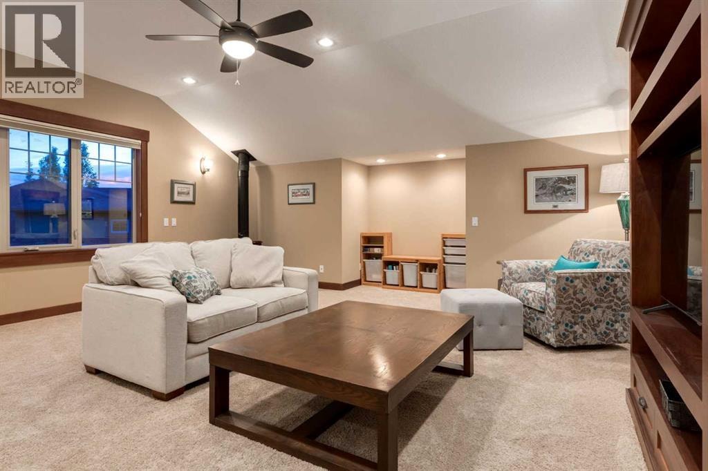 250 CRESTRIDGE Place SW — photo 42