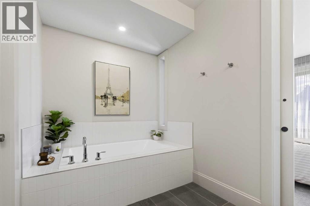 2719 5 Avenue NW — photo 30