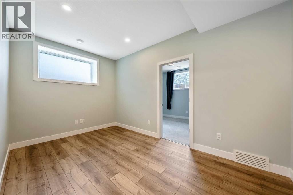 23 31 Avenue SW — photo 30