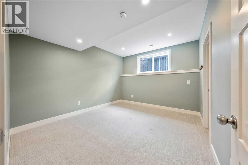 23 31 Avenue SW — photo 32