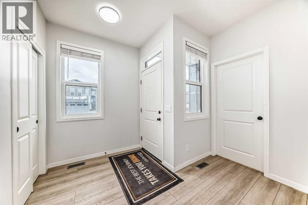 212 Lucas Place NW — photo 5
