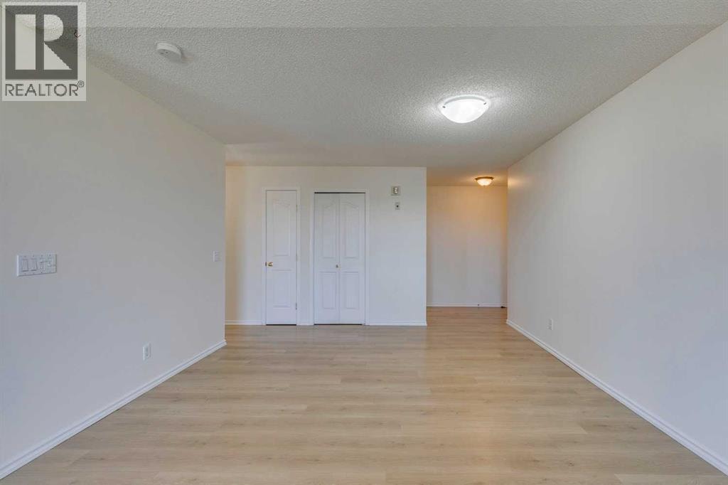 301, 7301 Valleyview Park SE — photo 9