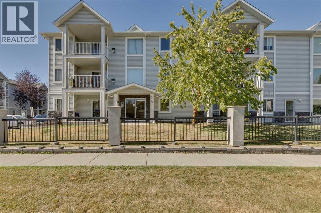 301, 7301 Valleyview Park SE — photo 2