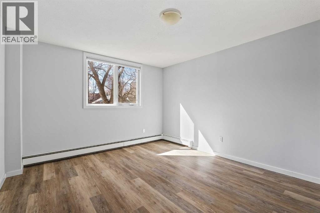 204, 310 4 Avenue NE — photo 18