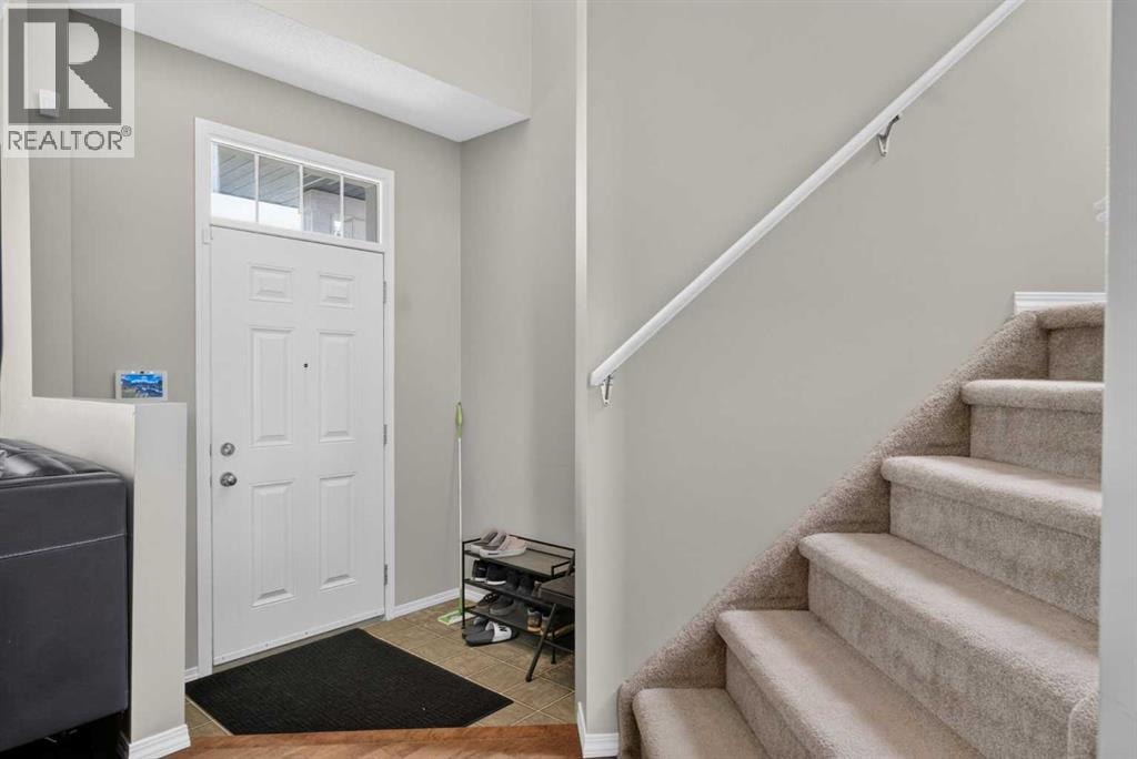 116 Panora Close NW — photo 3