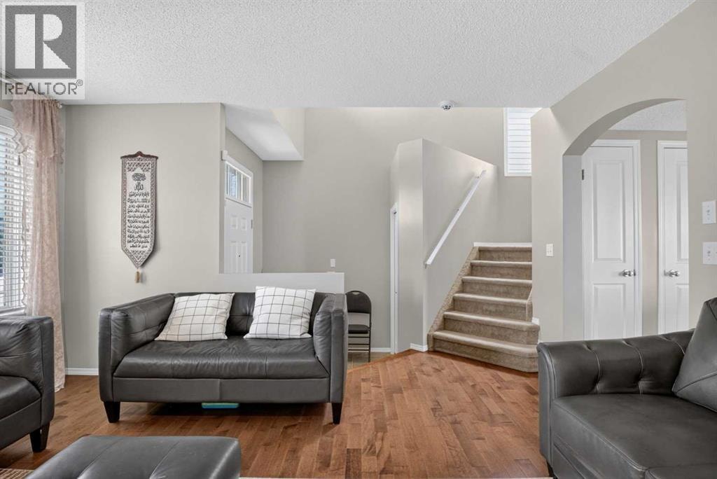 116 Panora Close NW — photo 8