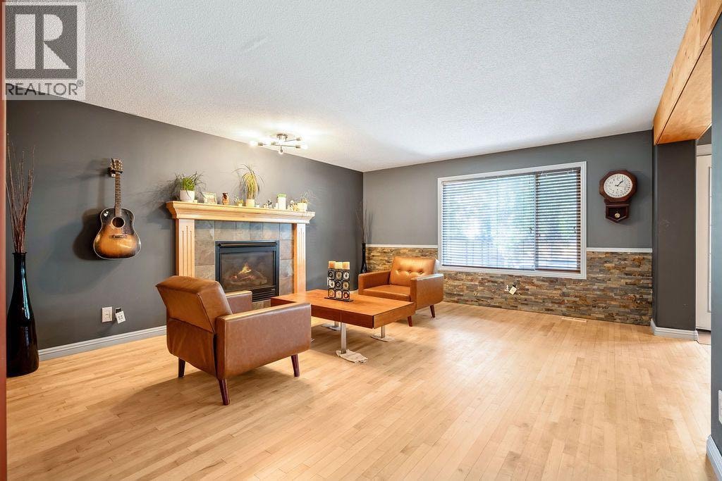670 Chaparral Drive SE — photo 9